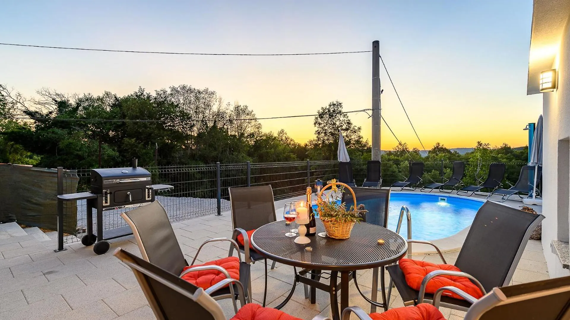 Vila Holiday House Azur With A Private Pool Martinski