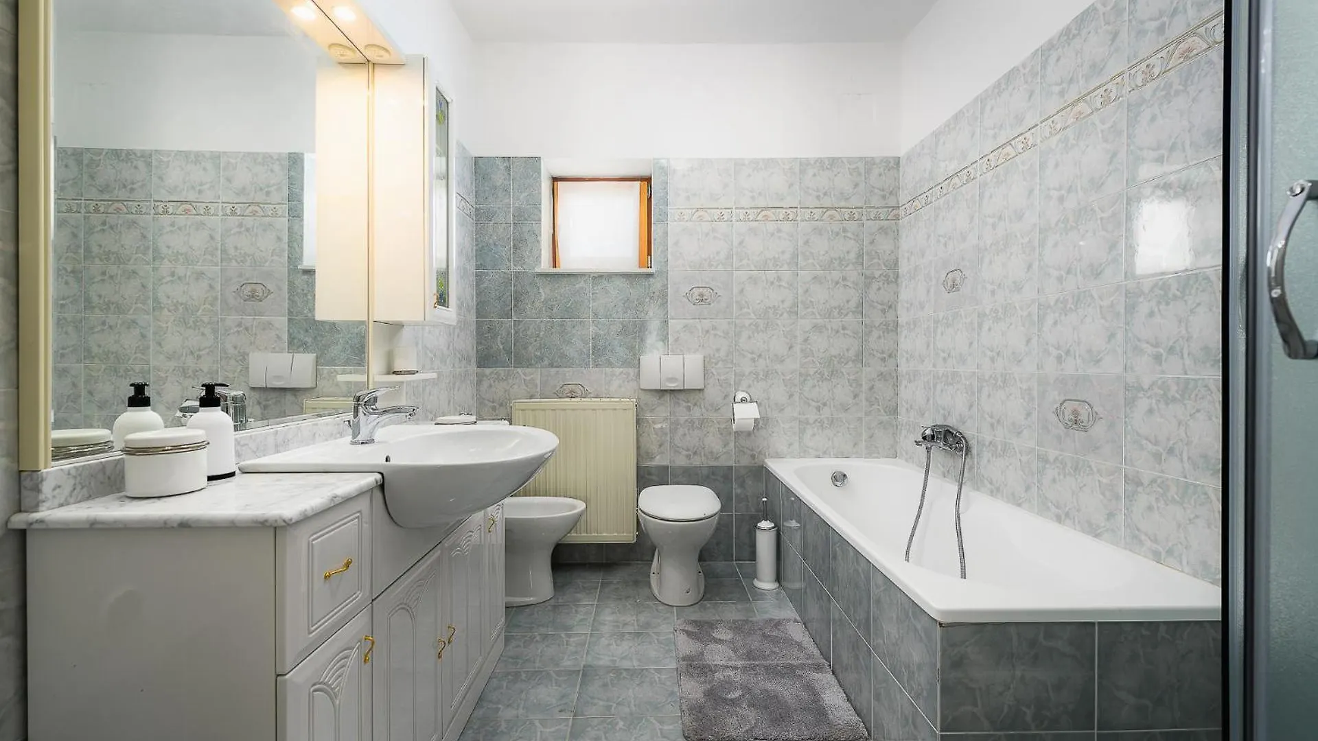 Vila Holiday House Azur With A Private Pool Martinski