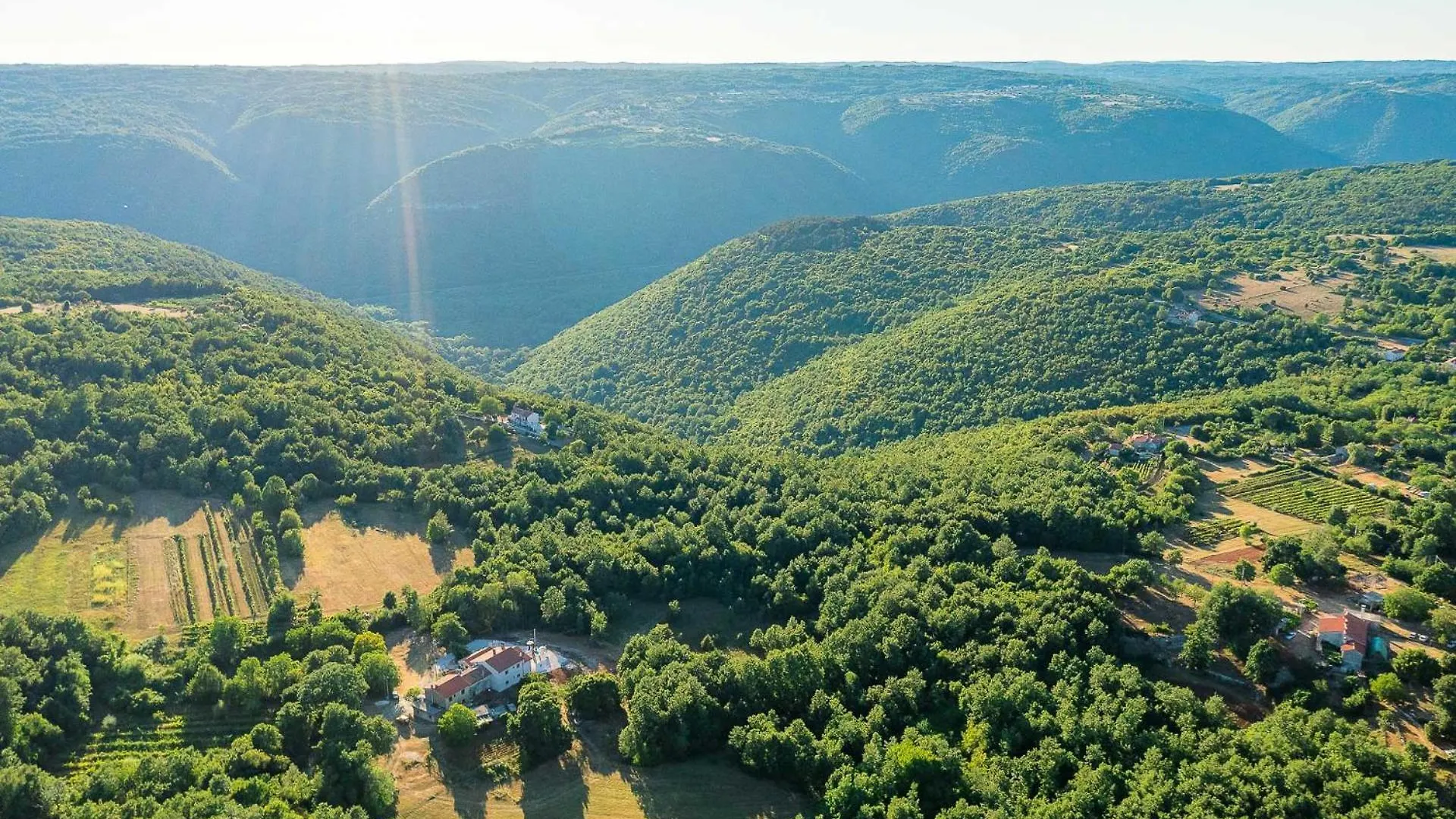 Vila Holiday House Azur With A Private Pool Martinski